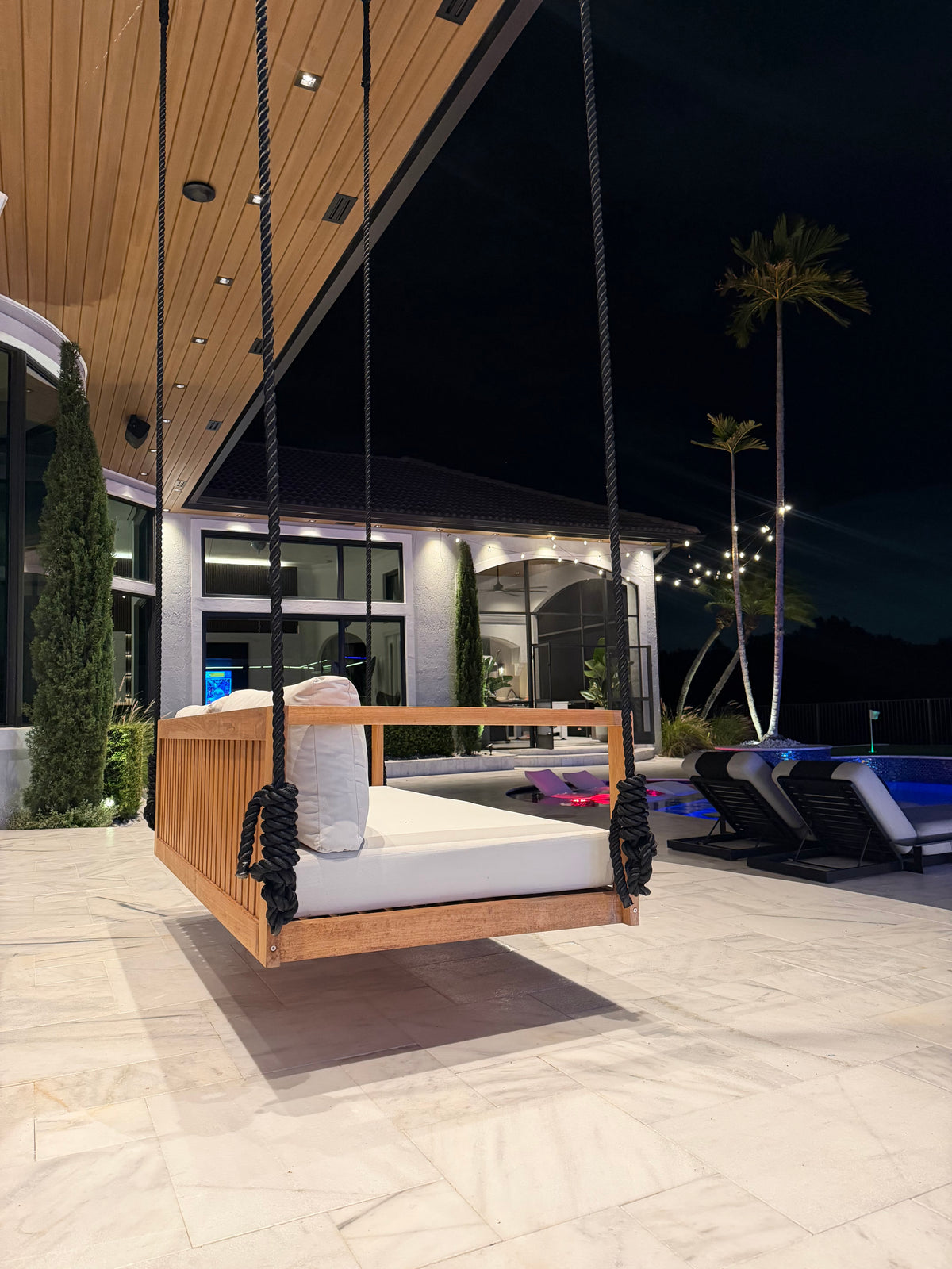 Delray Swing Bed | Standard